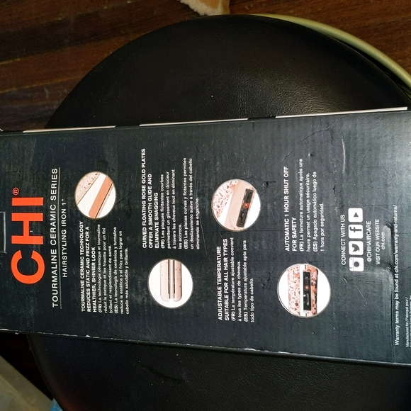 CHI tourmaline ceramic series hairstyling iron 1" in pink bubbly. Good Condition - Picture 2 of 4